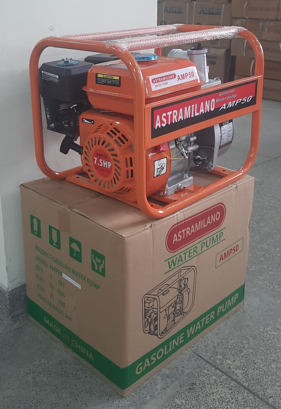 Show photograph 2 of Astramilano AMP50H Gasoline Water Pump, 7.5 HP