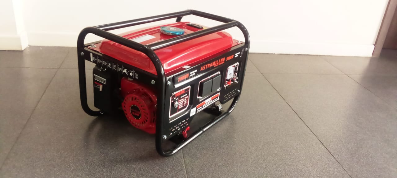 Show photograph 2 of Astramilano Petrol Generator, 2500 W / 3000 W